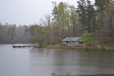 2200 Acres - Private Lake - Hunting - Fishing - image 1