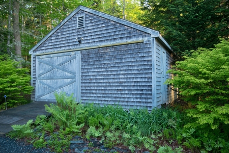 Maine Oceanfront Cottage for Sale in Brooklin - image 3