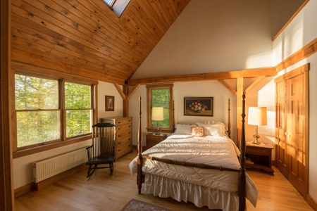 Maine Oceanfront Cottage for Sale in Brooklin - image 8