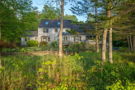 Maine Oceanfront Cottage for Sale in Brooklin - image 5