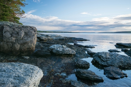 Maine Oceanfront Cottage for Sale in Brooklin - image 6