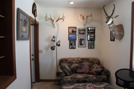 Hunting Lodge - Country Home in Ashland, Kansas - Red Hills - image 24