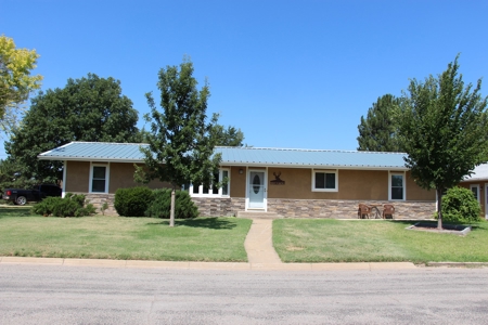 Hunting Lodge - Country Home in Ashland, Kansas - Red Hills - image 2