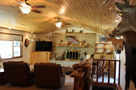 Hunting Lodge - Country Home in Ashland, Kansas - Red Hills - image 3