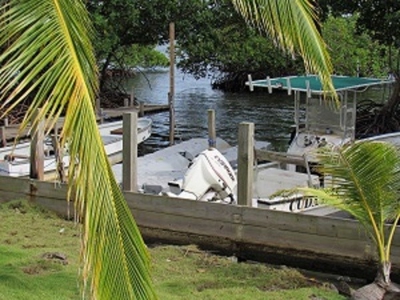 Off-grid Oceanfront Bocas del Toro Home has 2 docks in place - image 5