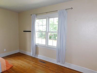 Charming Move In Ready Home In Ahoskie, North Carolina - image 6