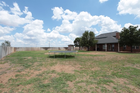 Beautiful Family Home With 2 Acres!! - image 21