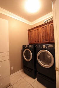 Beautiful Family Home With 2 Acres!! - image 15