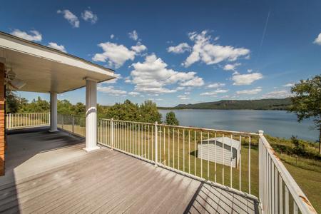 Greers Ferry Lake Front Home For Sale!! - image 20