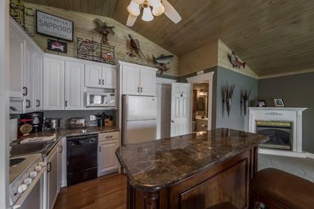 Greers Ferry Lake Front Home For Sale!! - image 46