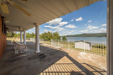 Greers Ferry Lake Front Home For Sale!! - image 29