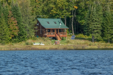 North Maine Woods Log Cabin Retreat - image 25