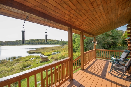 North Maine Woods Log Cabin Retreat - image 31