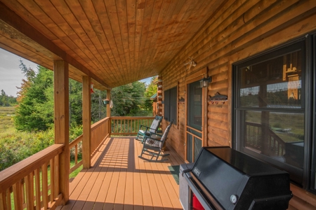 North Maine Woods Log Cabin Retreat - image 10