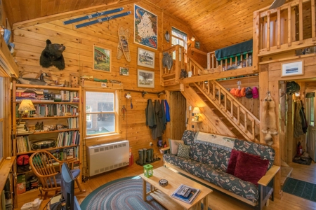 North Maine Woods Log Cabin Retreat - image 4
