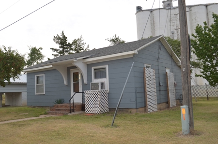 Coldwater Kansas Country Home For Sale - image 1