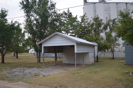 Coldwater Kansas Country Home For Sale - image 2