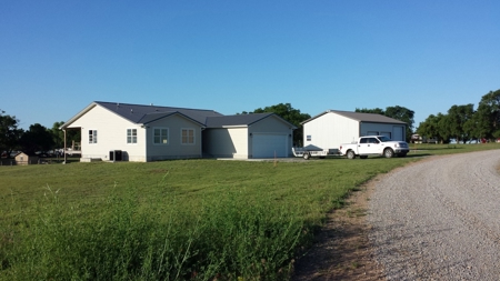 Rarely does a lake view building site in Southwestern Kansas - image 28