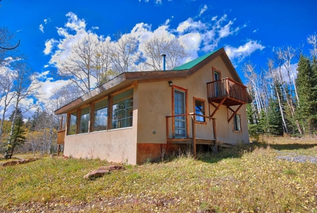 Mountain Cabin For Sale in Western Colorado - image 1
