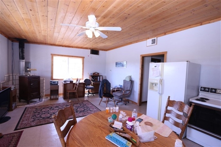 Country Estate Home custom built with man made lake - image 38