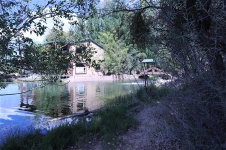 Country Estate Home custom built with man made lake - image 3