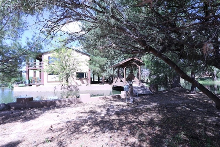 Country Estate Home custom built with man made lake - image 10