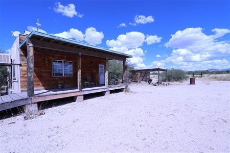 Country Estate Home custom built with man made lake - image 32