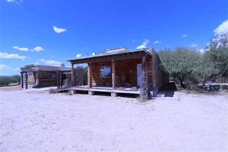 Country Estate Home custom built with man made lake - image 33