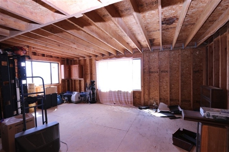 Country Estate Home custom built with man made lake - image 35