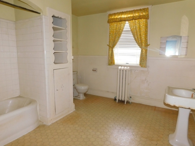 Historic Craftsman On The River In Downtown Windsor - image 3