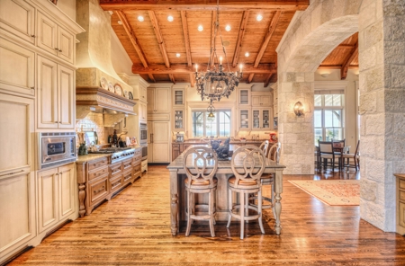 Texas Luxury Ranch For Sale in the Hill Country - Kerr Co. - image 24