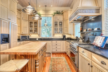 Texas Luxury Ranch For Sale in the Hill Country - Kerr Co. - image 8