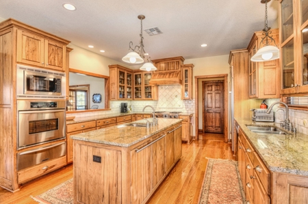 Texas Luxury Ranch For Sale in the Hill Country - Kerr Co. - image 9