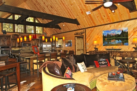Log Cabin For Sale in Broken Bow Oklahoma Beavers Bend Park - image 2