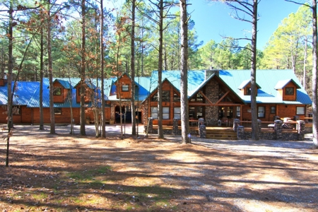 Log Cabin For Sale in Broken Bow Oklahoma Beavers Bend Park - image 34