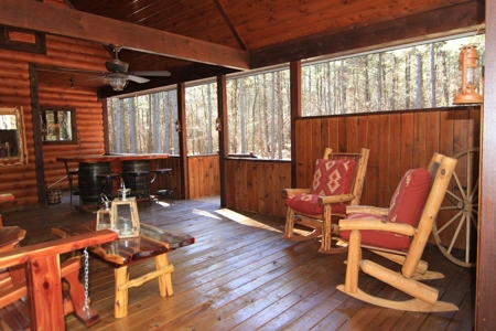 Log Cabin For Sale in Broken Bow Oklahoma Beavers Bend Park - image 7