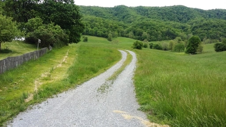 A beautiful farm in the Cove of Wytheville, VA - image 20