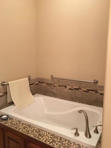 4 Bedroom, Maintenance Free Home In Maryville, Missouri - image 3