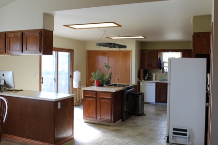 Rocky Mountain Custom Home with Shop in Canon City - image 32