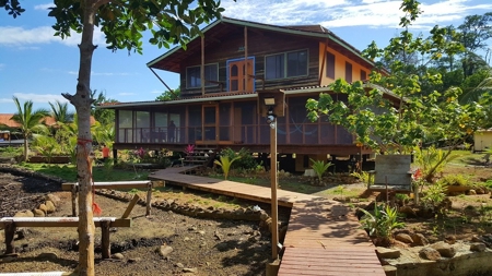4 Bedroom Coastal Oceanfront Home Bocas del Toro Panama - image 1