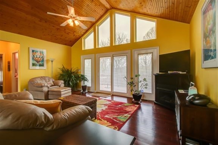 Perfect Mini Farm For Sale in Middle Tennessee - image 5