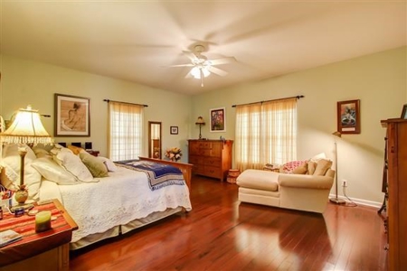 Perfect Mini Farm For Sale in Middle Tennessee - image 9