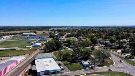 Missouri Ozarks commercial property for sale in West Plains - image 7