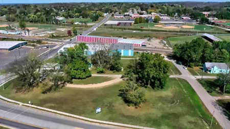 Missouri Ozarks commercial property for sale in West Plains - image 9