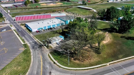 Missouri Ozarks commercial property for sale in West Plains - image 8