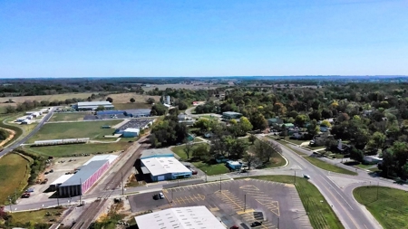 Missouri Ozarks commercial property in West Plains, Missouri - image 16