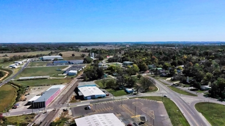 Missouri Ozarks commercial property in West Plains, Missouri - image 4