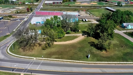 Missouri Ozarks commercial property in West Plains, Missouri - image 5