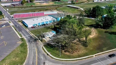 Missouri Ozarks commercial property in West Plains, Missouri - image 3