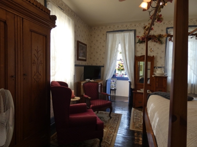 Turn Key B&B For Sale in Historic Hermann, Missouri - image 17